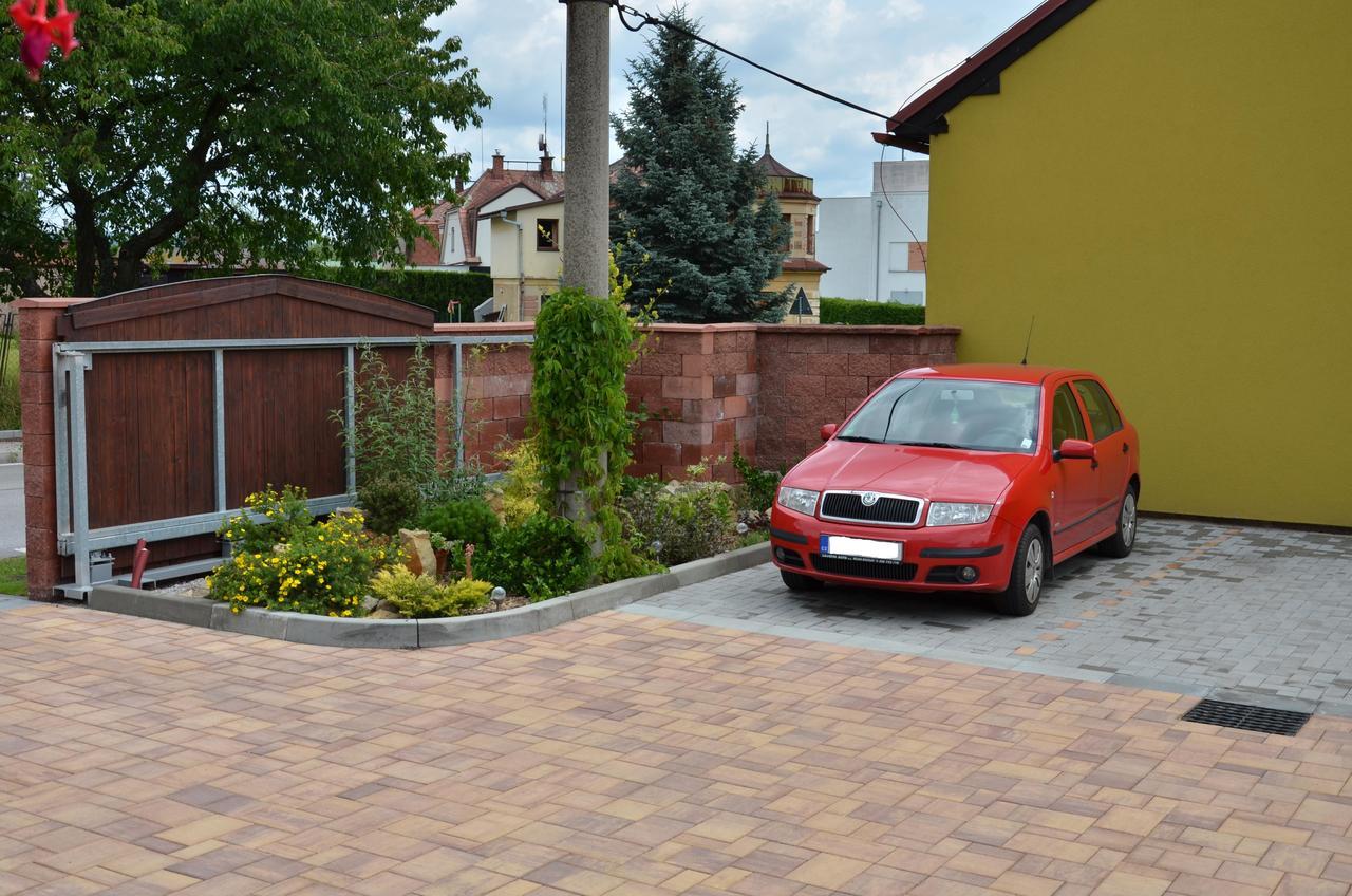 Penzion Aura Dvůr Králové nad Labem Zewnętrze zdjęcie